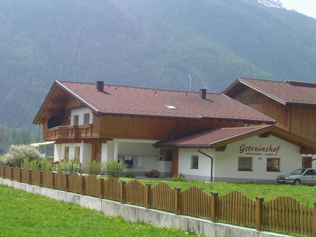 Gstreinhof Längenfeld Cameră foto